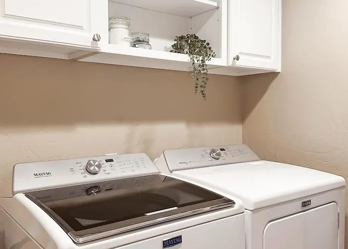 The Hideaway - 50 Mile Views Sleeps 8 Big Garage * Page