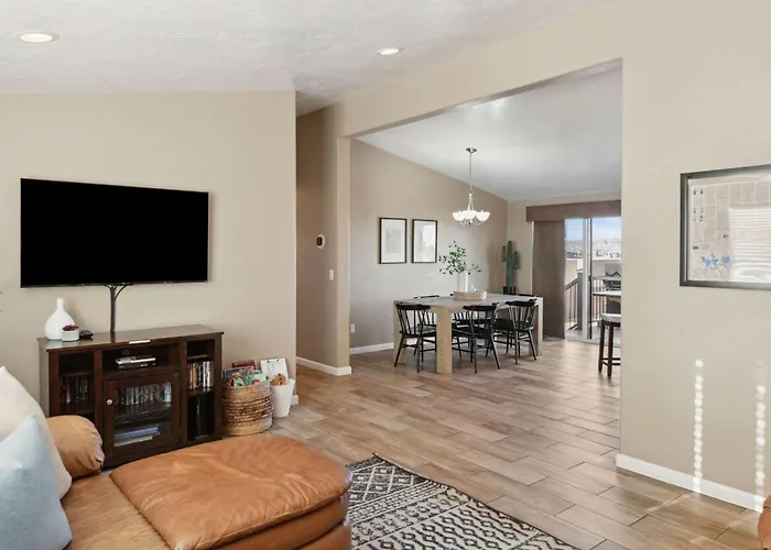 The Hideaway - 50 Mile Views Sleeps 8 Big Garage *